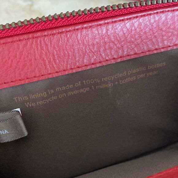 Matt & Nat Odelay Dwell Crossbody Bag Red Vegan Cruelty-Free Leather - Picture 16 of 16